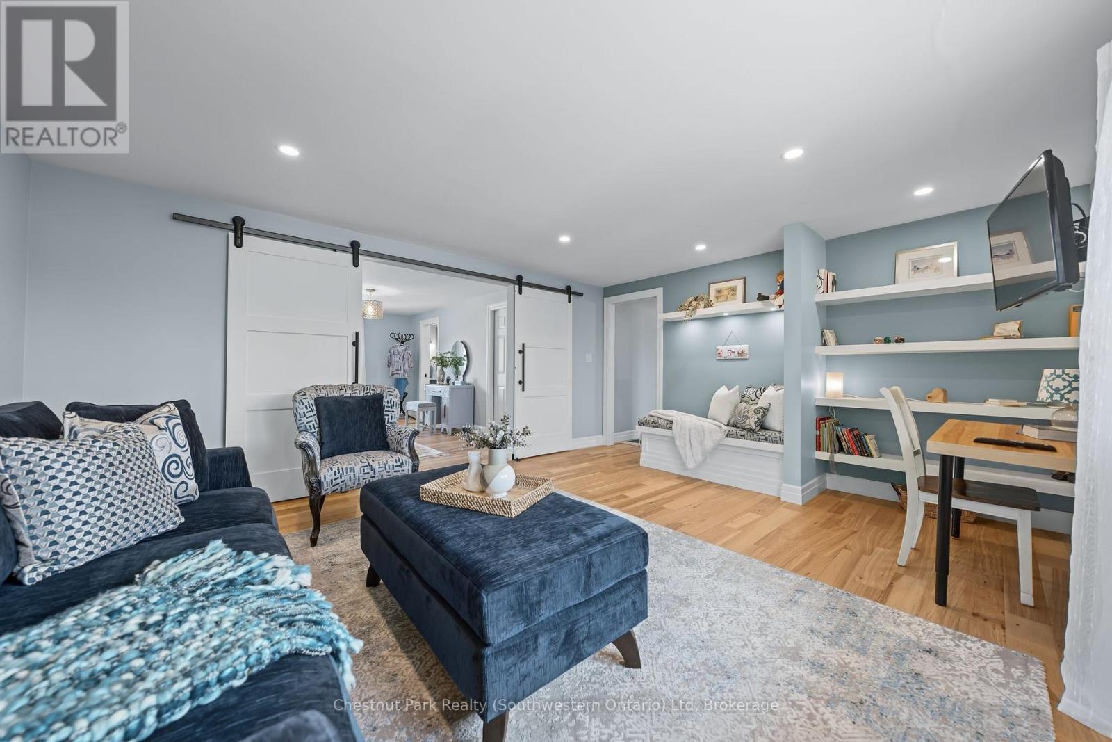 20 LATENDA PLACE - Photo 3 of 49, Guelph (Kortright East), Ontario