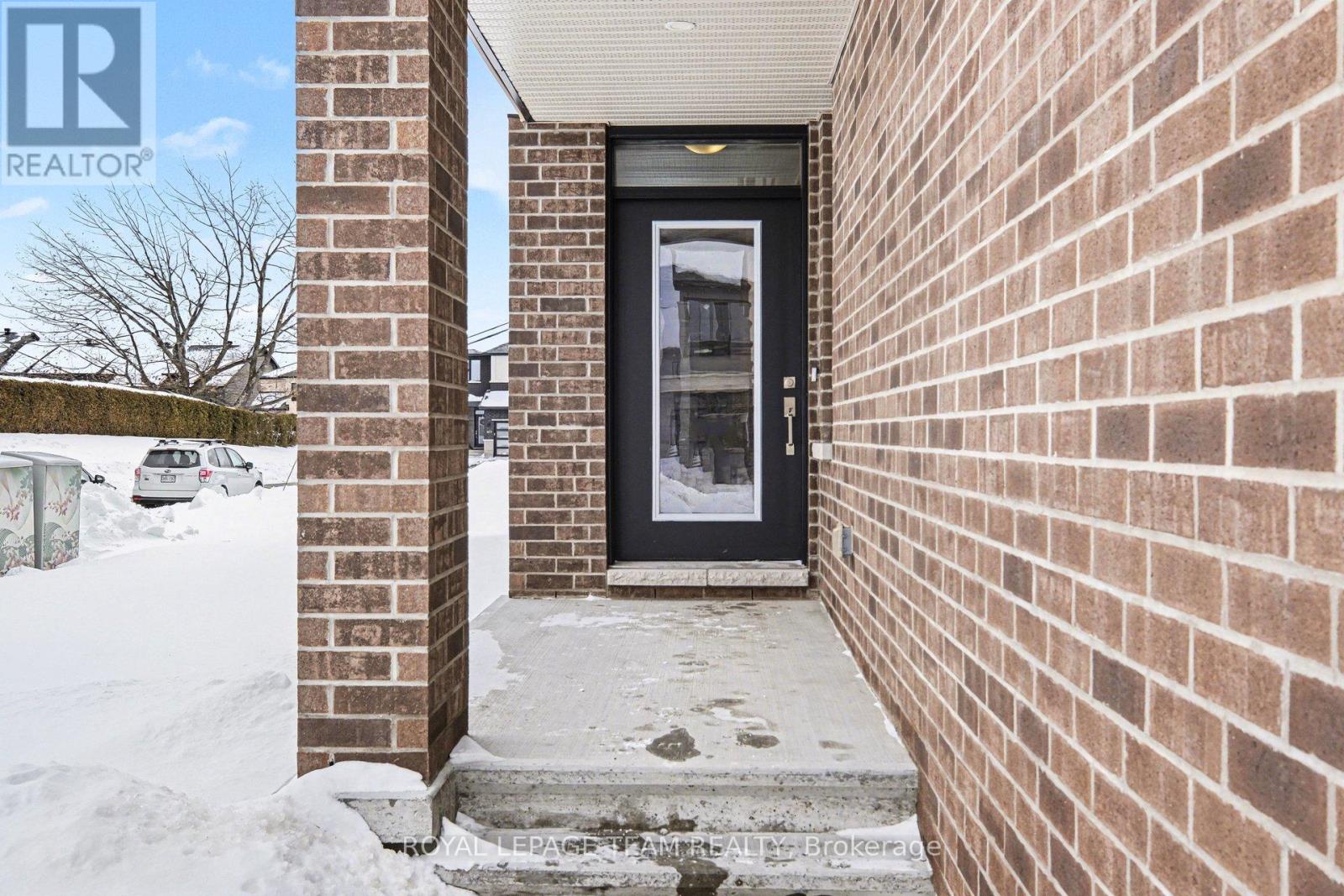 329 WHITHAM CRESCENT - Photo 3 of 41, North Grenville, Ontario