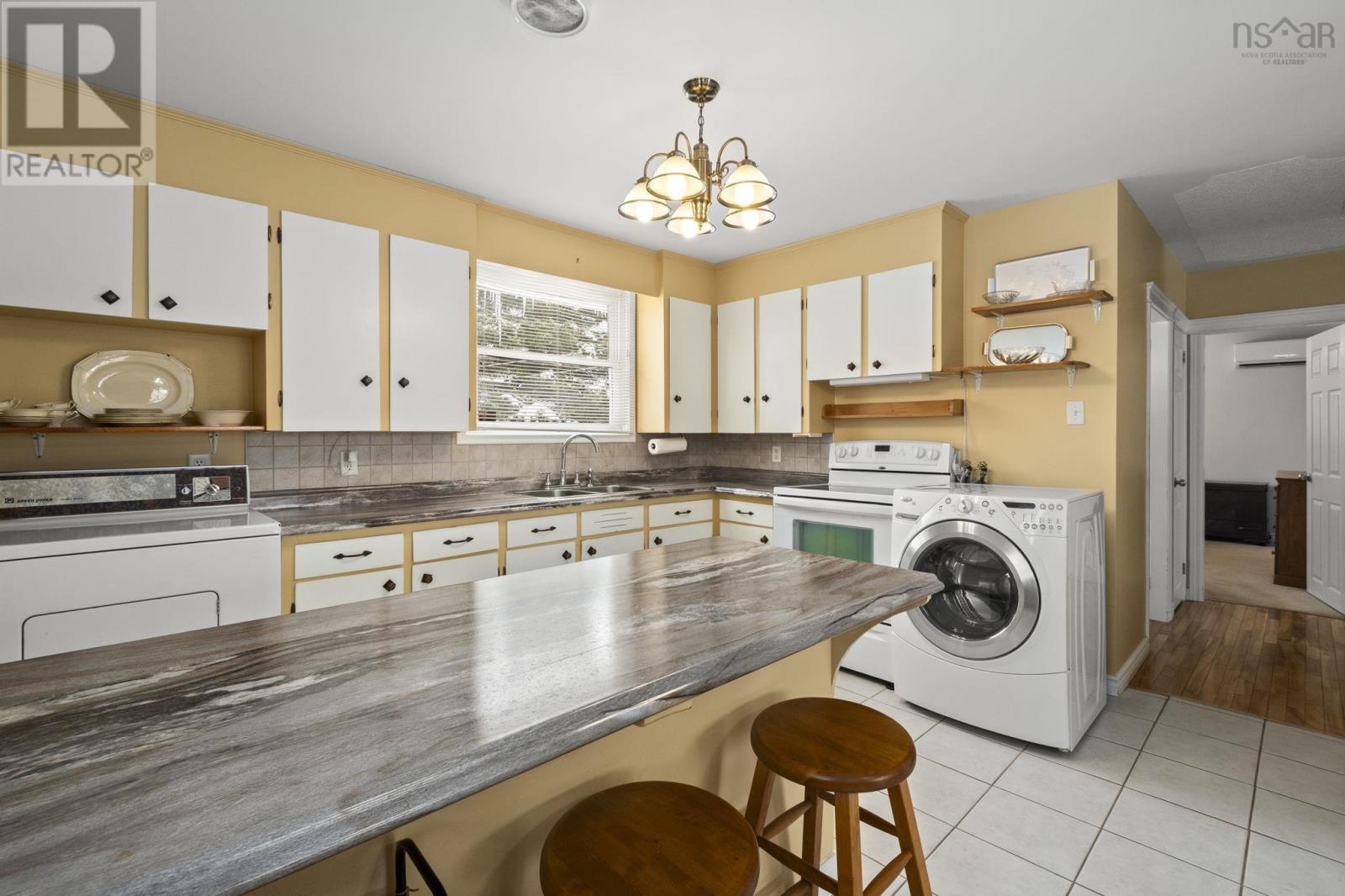 Property 13 of 49 of 167 Montague Road