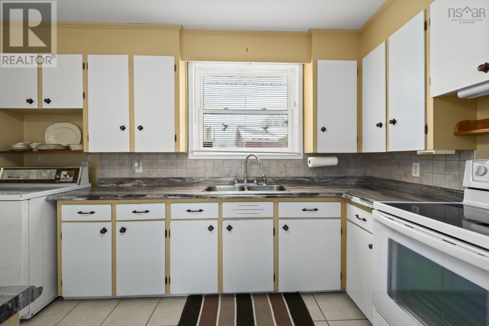 Property 16 of 49 of 167 Montague Road