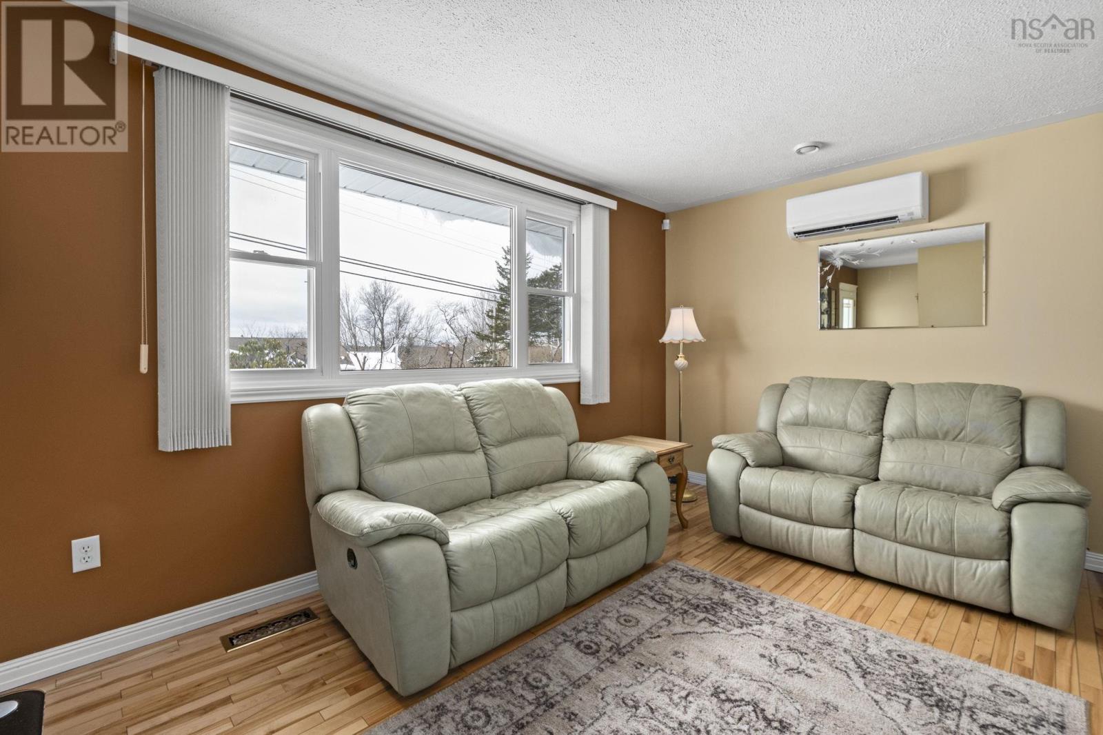 Property 7 of 49 of 167 Montague Road