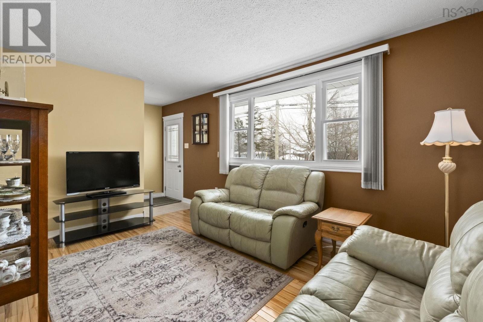 Property 8 of 49 of 167 Montague Road