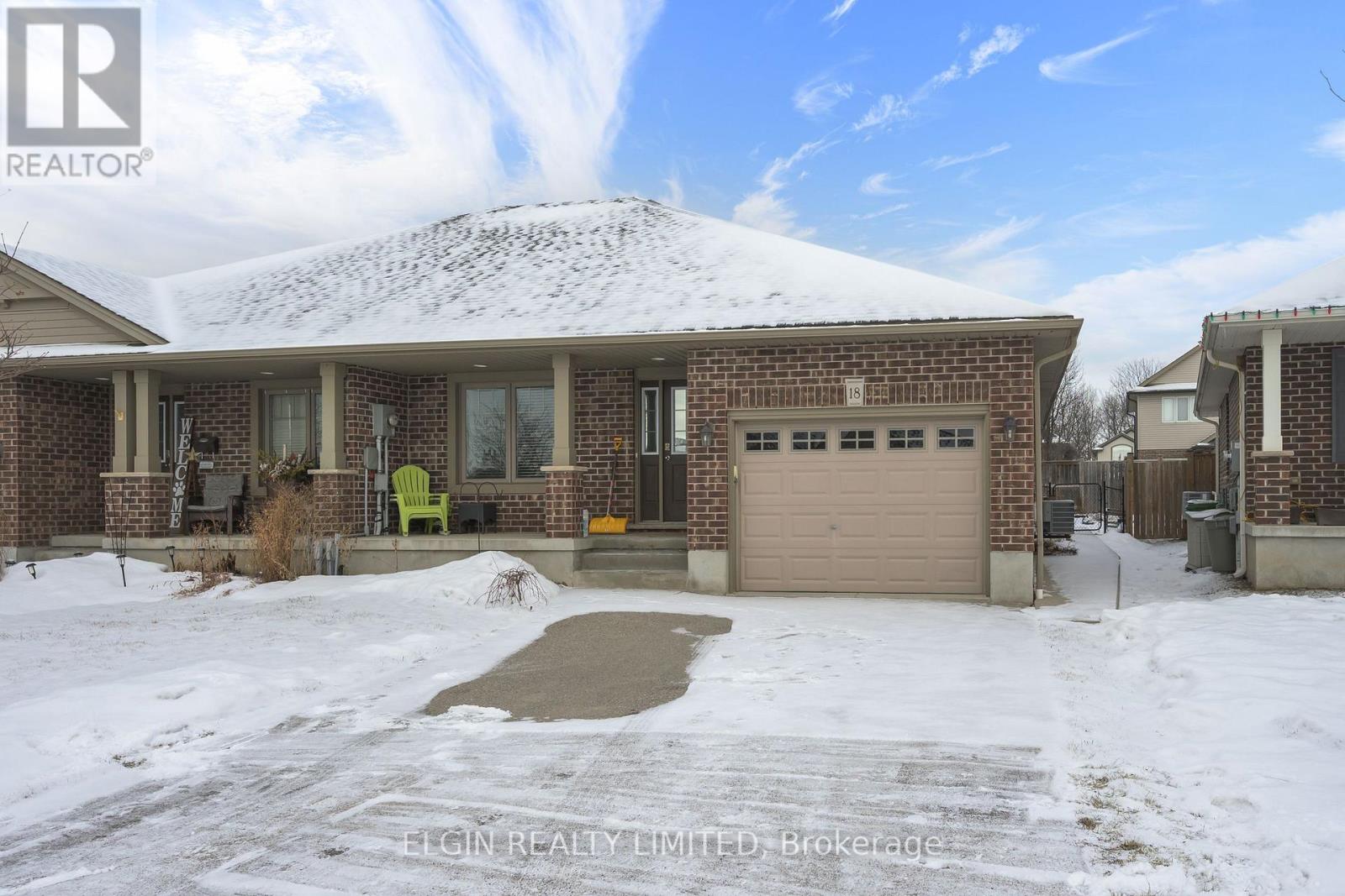 18 CARDINAL COURT - Photo 2 of 27, St. Thomas, Ontario