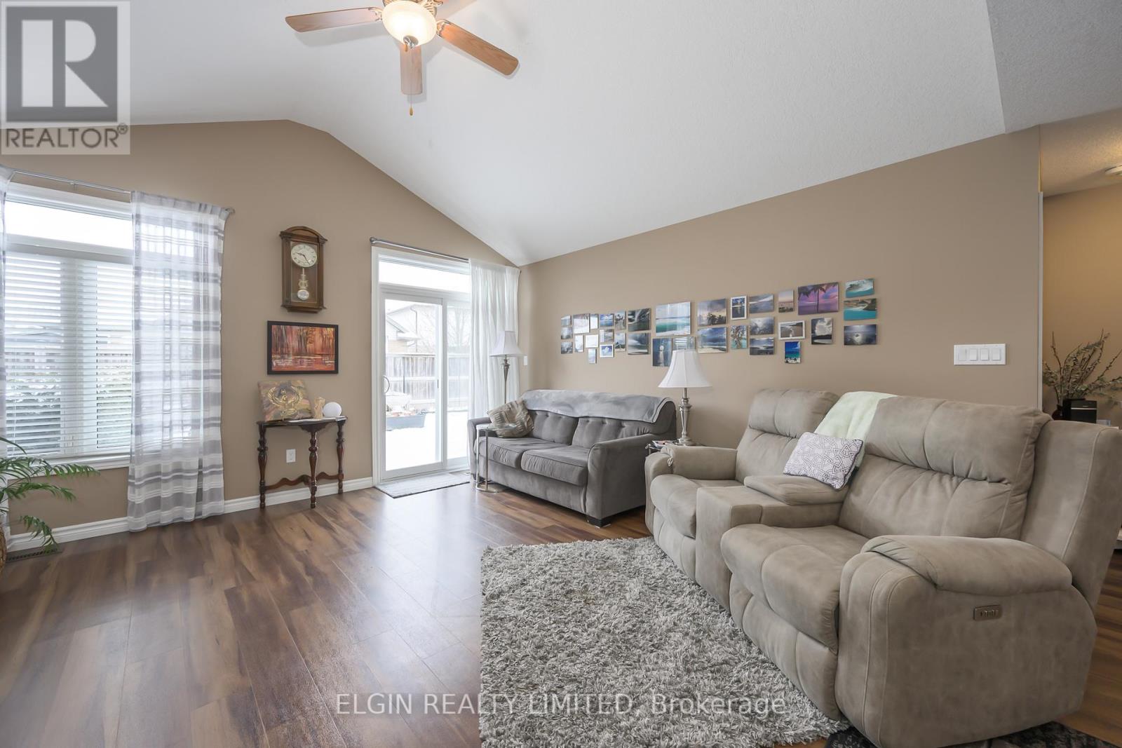 18 CARDINAL COURT - Photo 4 of 27, St. Thomas, Ontario