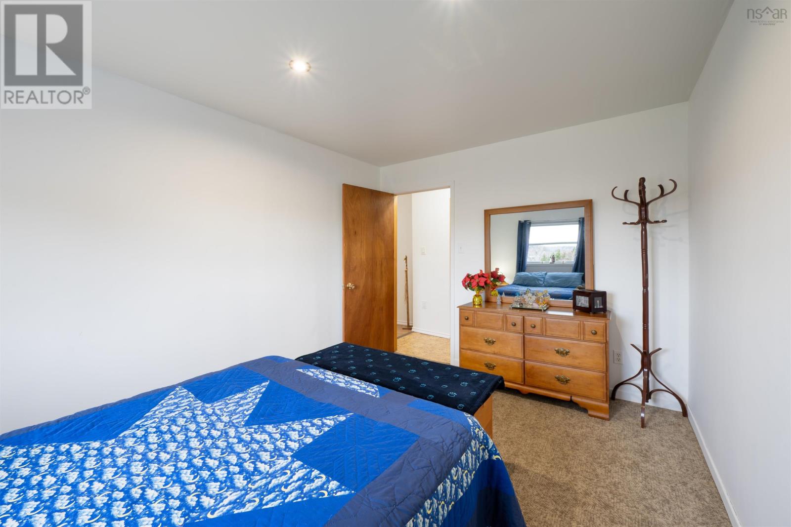 Property 19 of 33 of 87 Pool Road