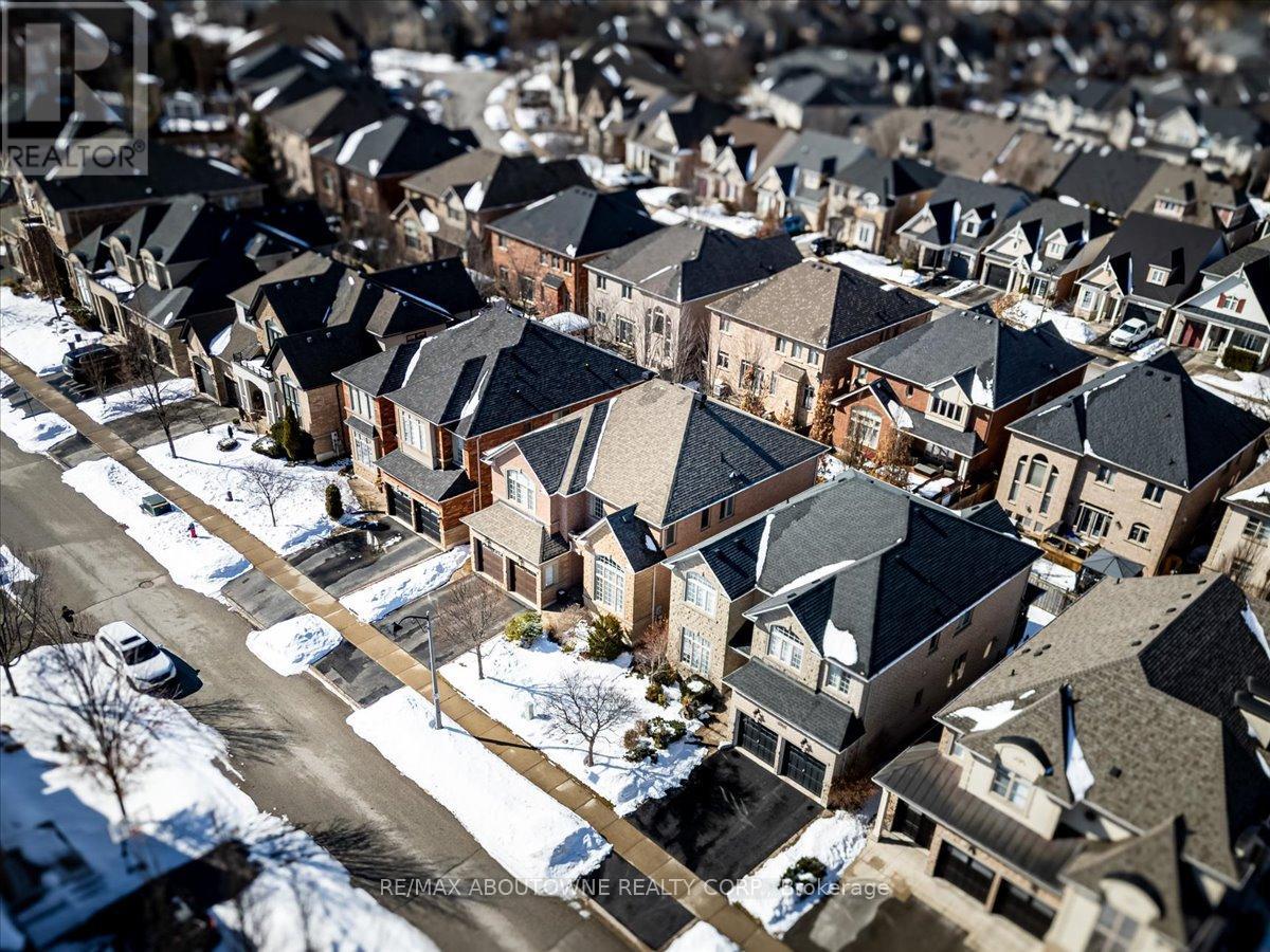 3260 RIBBLE CRESCENT - Photo 3 of 48, Oakville (BC Bronte Creek), Ontario