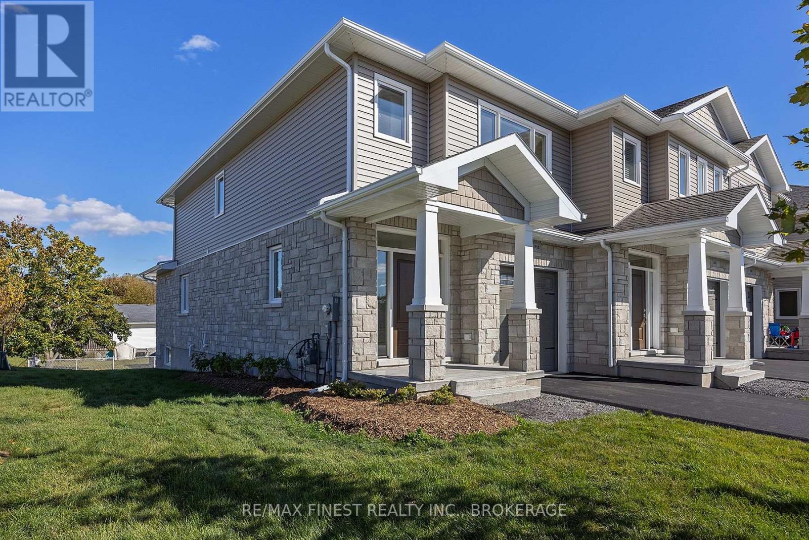 215 HERITAGE PARK DRIVE - 3