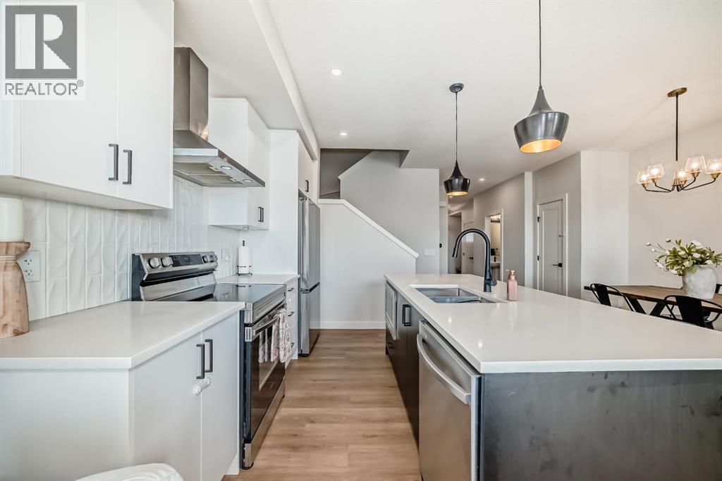 8 Heritage Lane, Cochrane