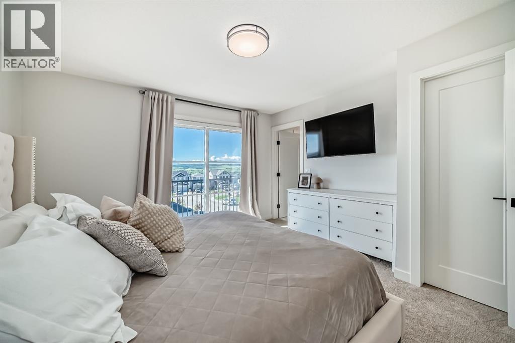 8 Heritage Lane, Cochrane