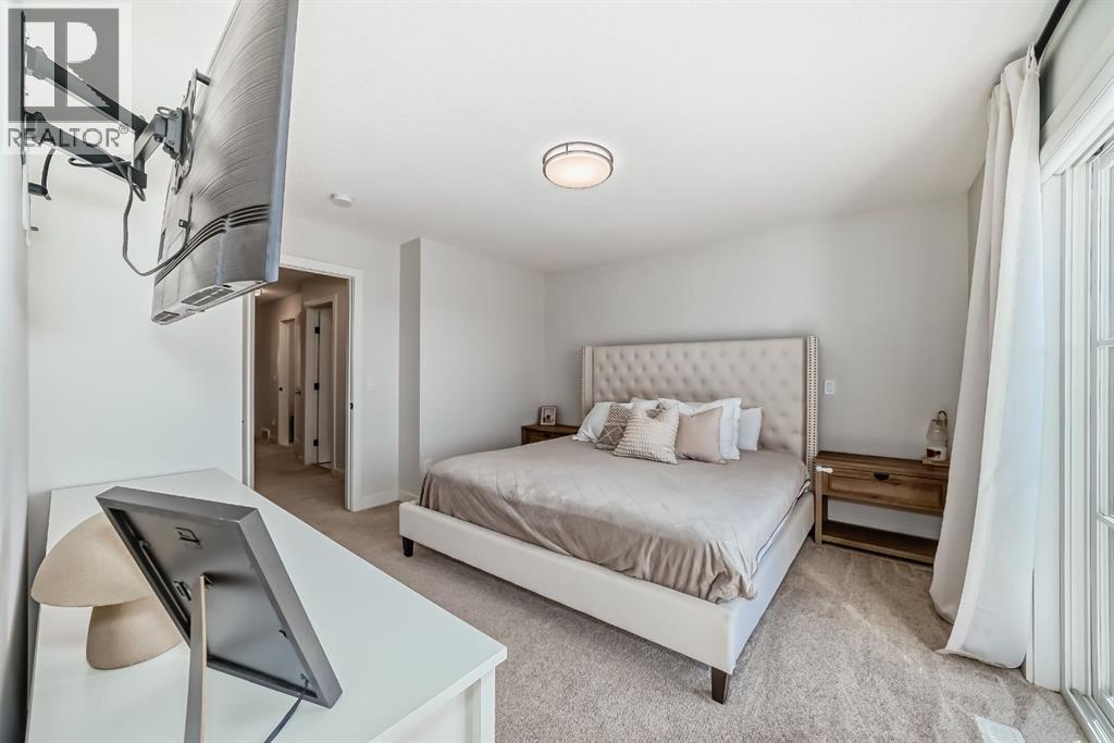 8 Heritage Lane, Cochrane