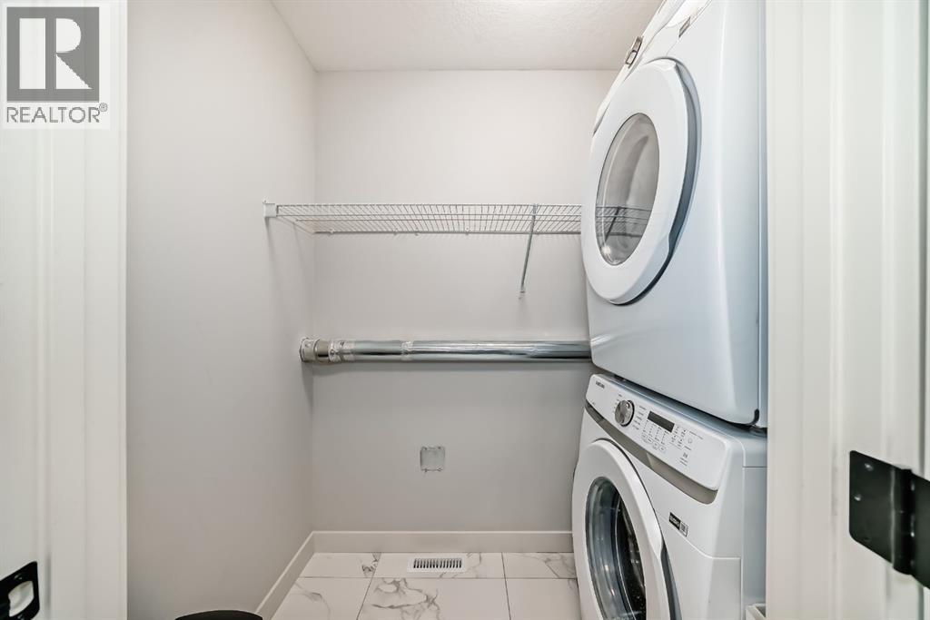 8 Heritage Lane, Cochrane