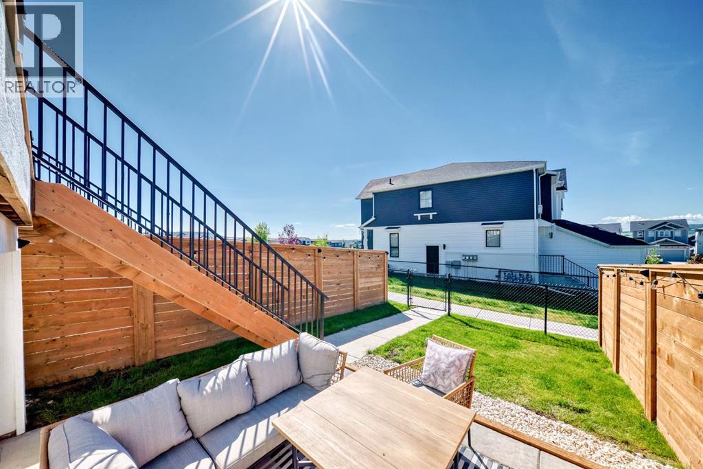 8 Heritage Lane, Cochrane