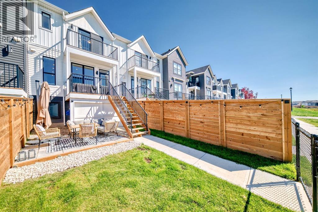 8 Heritage Lane, Cochrane