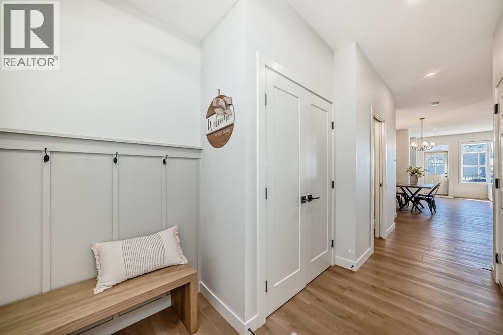 8 Heritage Lane, Cochrane