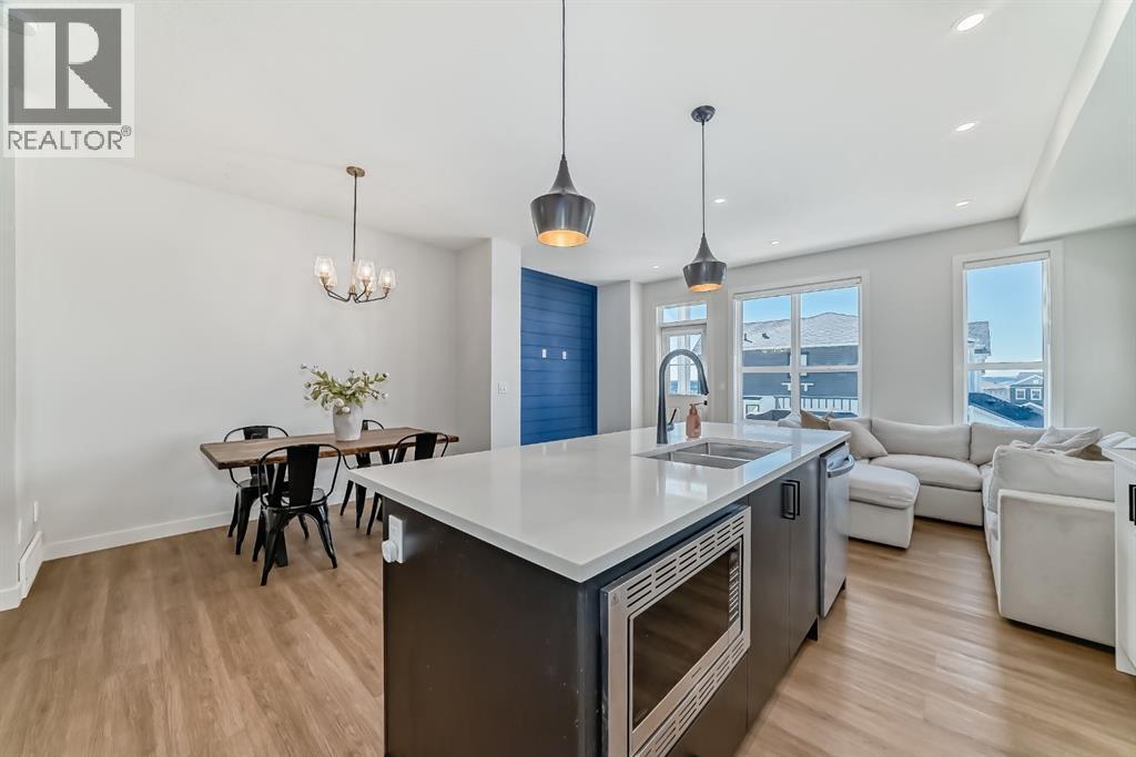 8 Heritage Lane, Cochrane