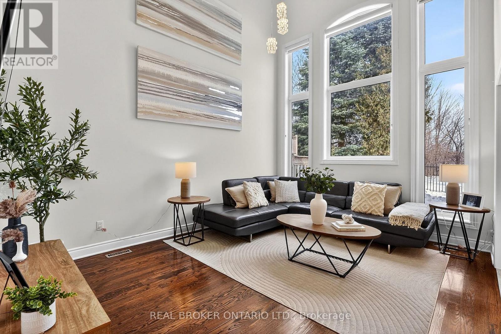 67 SUMMER VALLEY DRIVE - Photo 4 of 50, Brampton (Snelgrove), Ontario