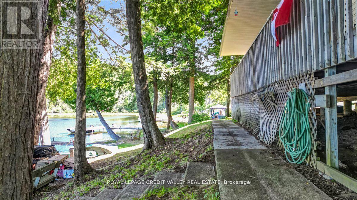 292 CAROLINE COURT - 38