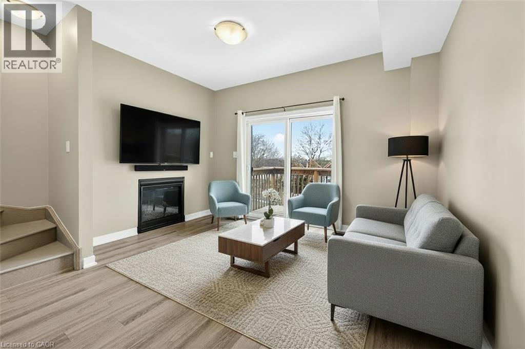 48 MARKLE Crescent - Photo 4 of 50, Ancaster, Ontario