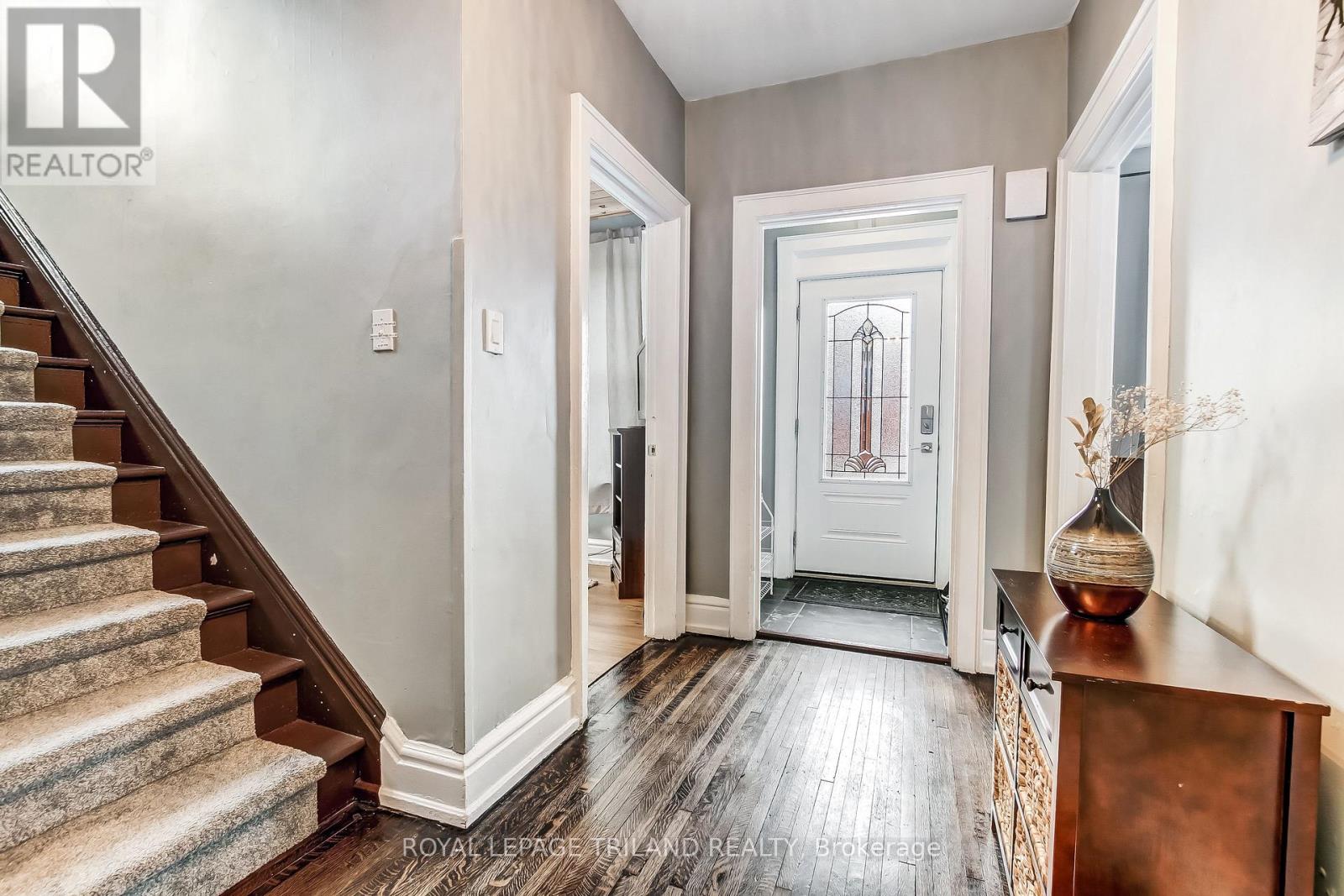 24 FLORA STREET - Photo 3 of 35, St. Thomas, Ontario