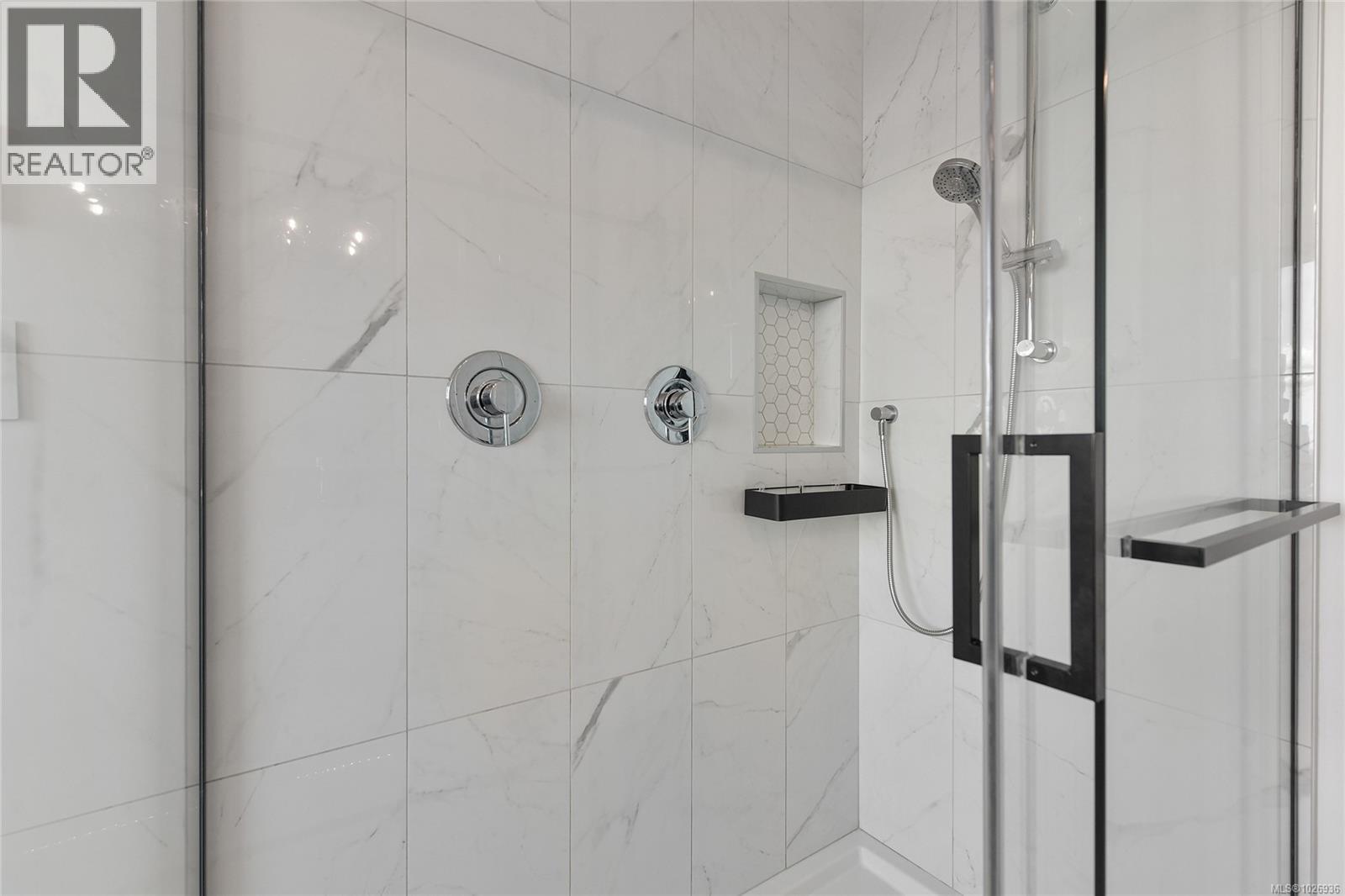 2415 Azurite Cres - 18