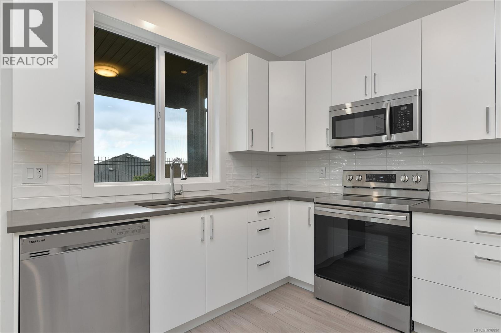 2415 Azurite Cres - 36