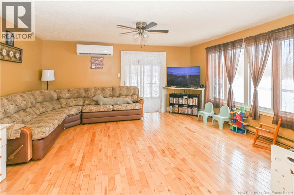 1382 Thériault Road — photo 15