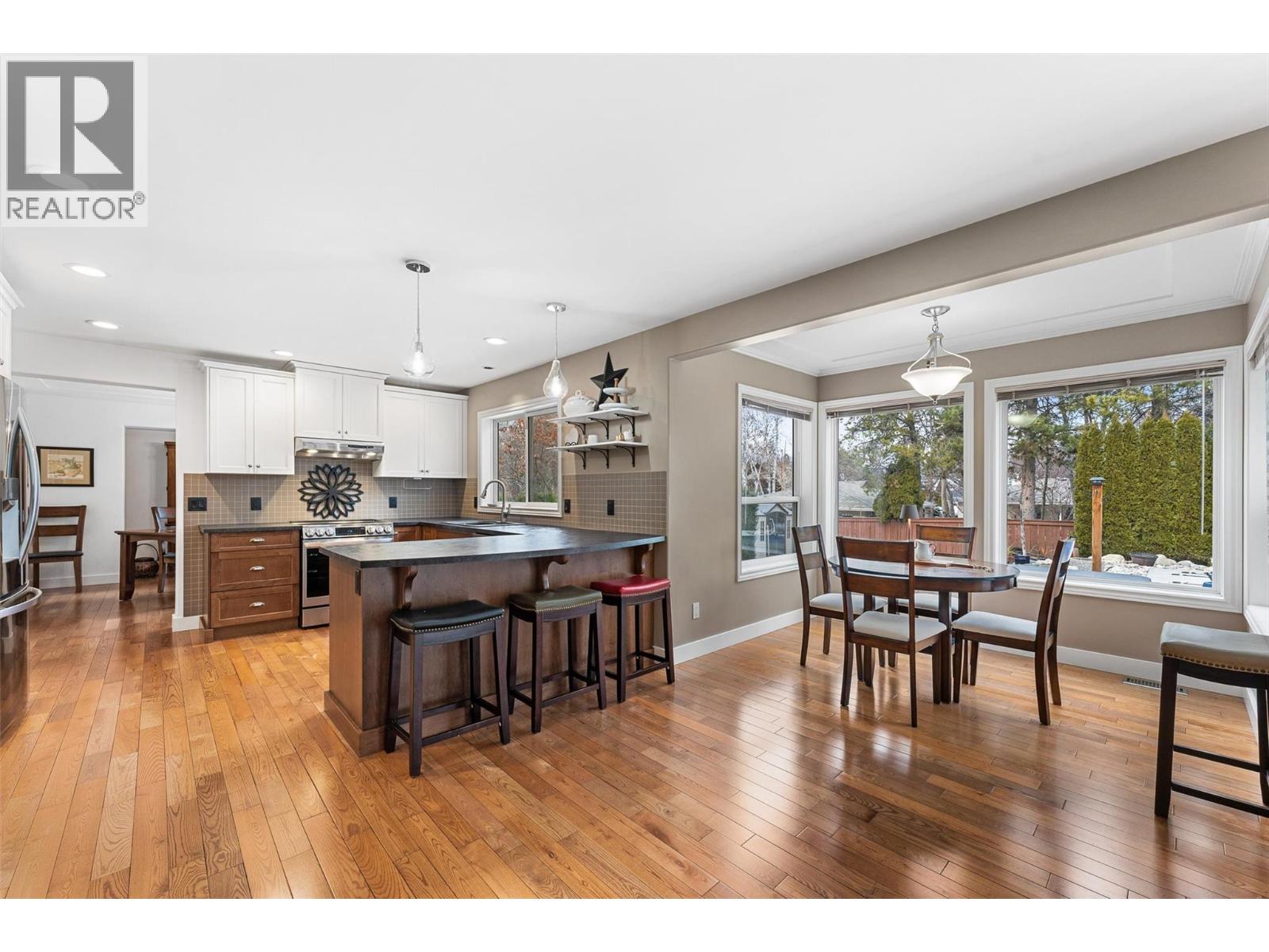 774 VARNEY COURT - 16