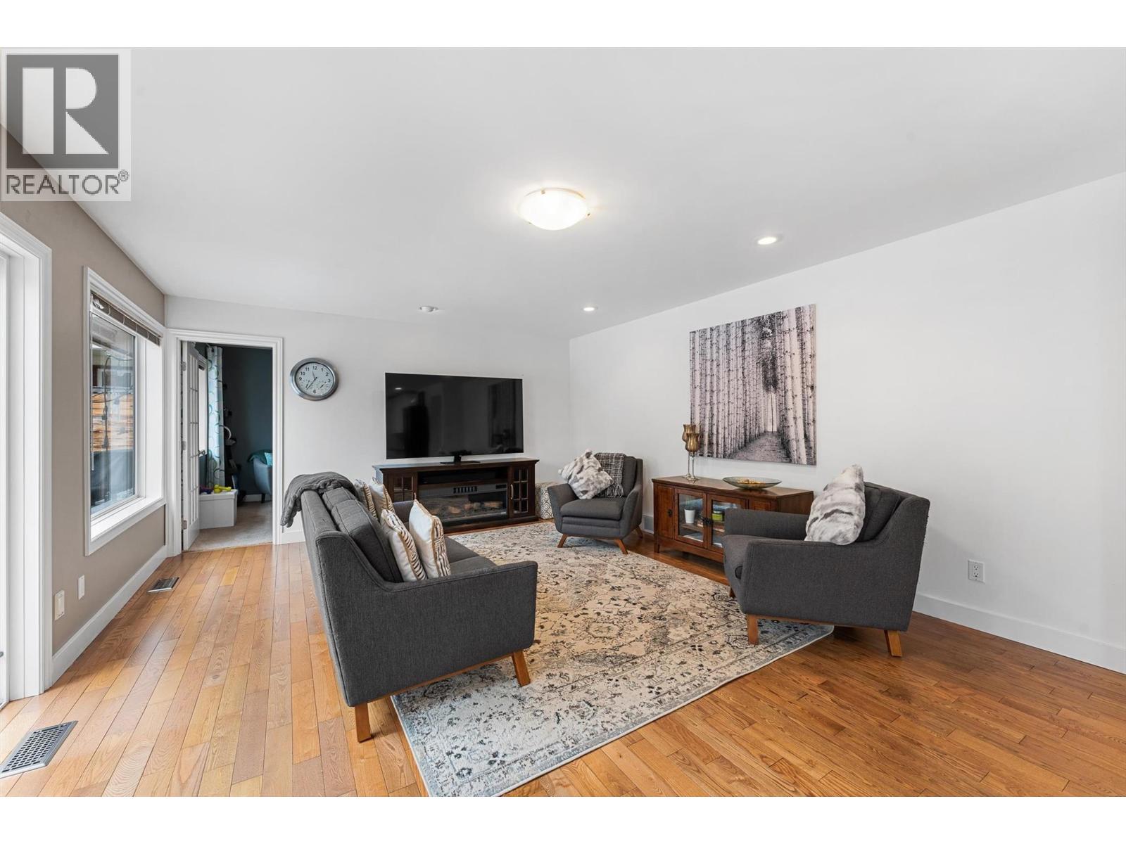 774 VARNEY COURT - 18