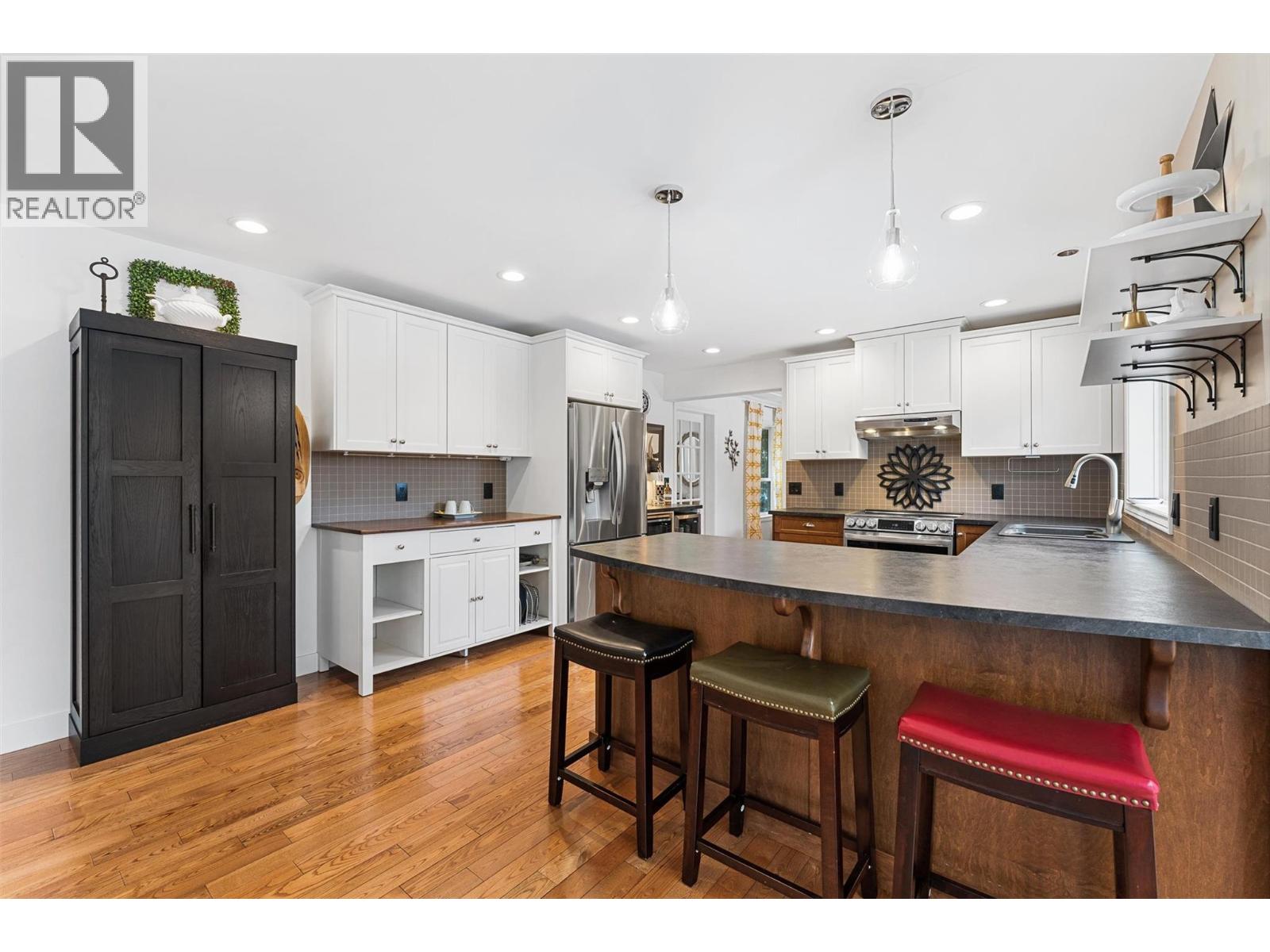 774 VARNEY COURT - 9