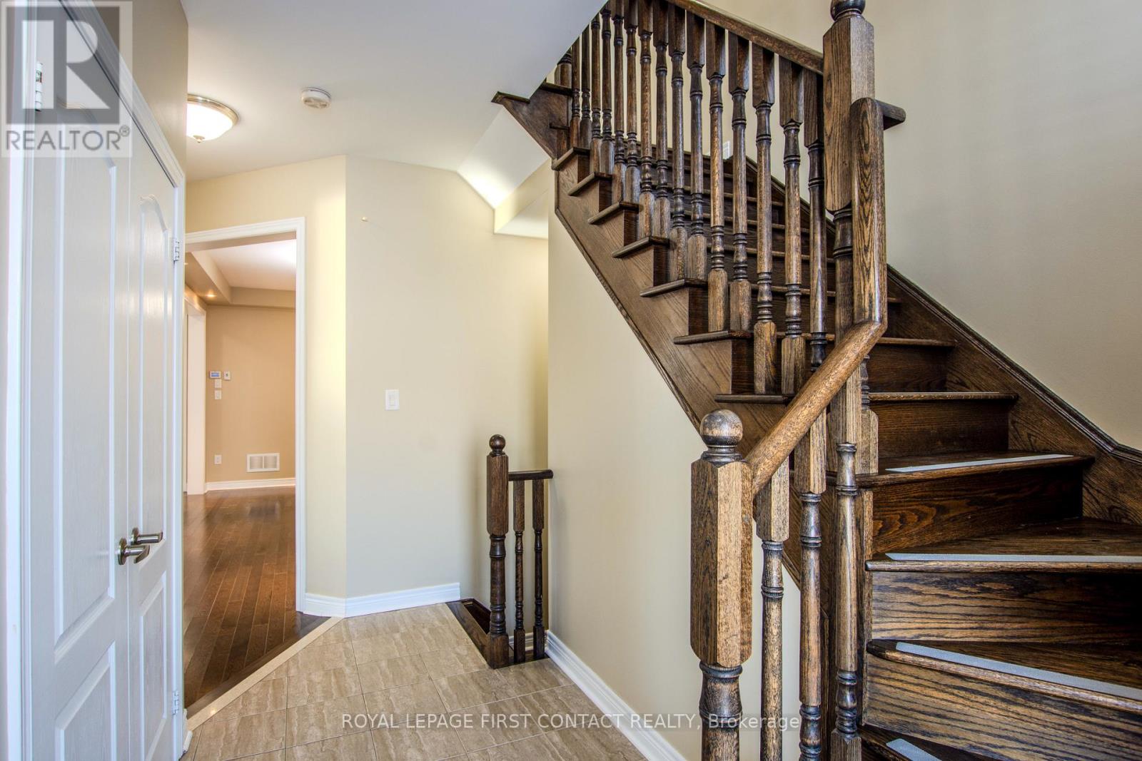 30 FORSYTH CRESCENT - Photo 4 of 50, Barrie (West Bayfield), Ontario