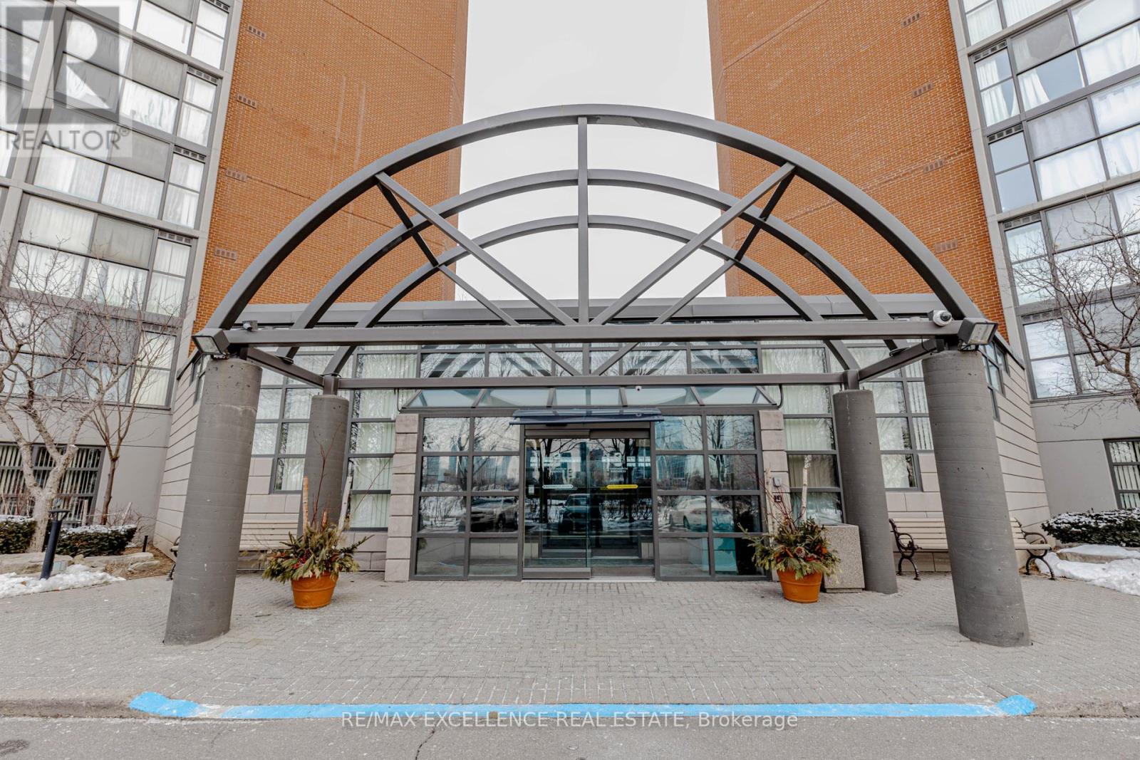 202 - 4205 SHIPP DRIVE - Photo 3 of 36, Mississauga (City Centre), Ontario