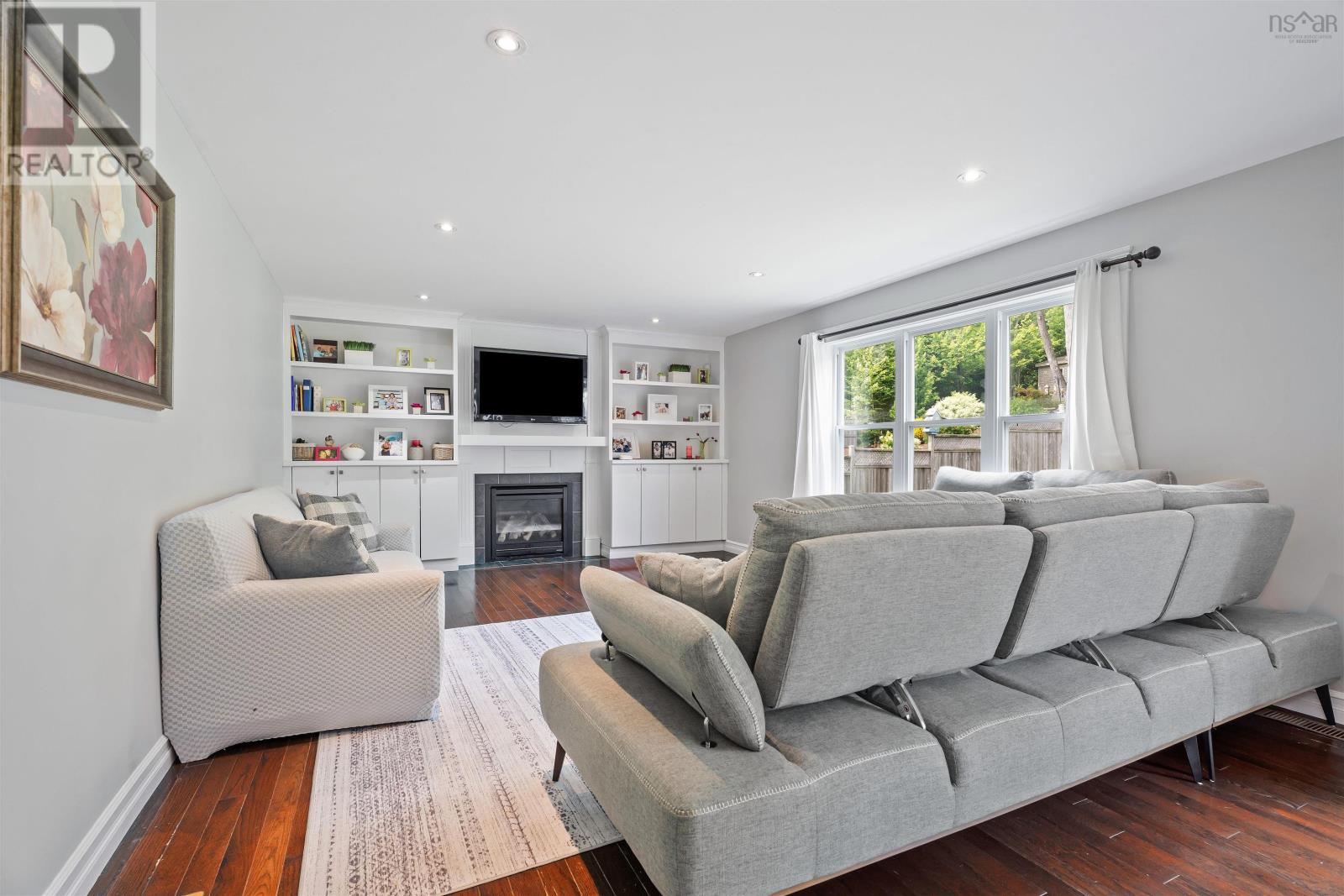 Property 35 of 47 of 76 PEBBLECREEK Crescent