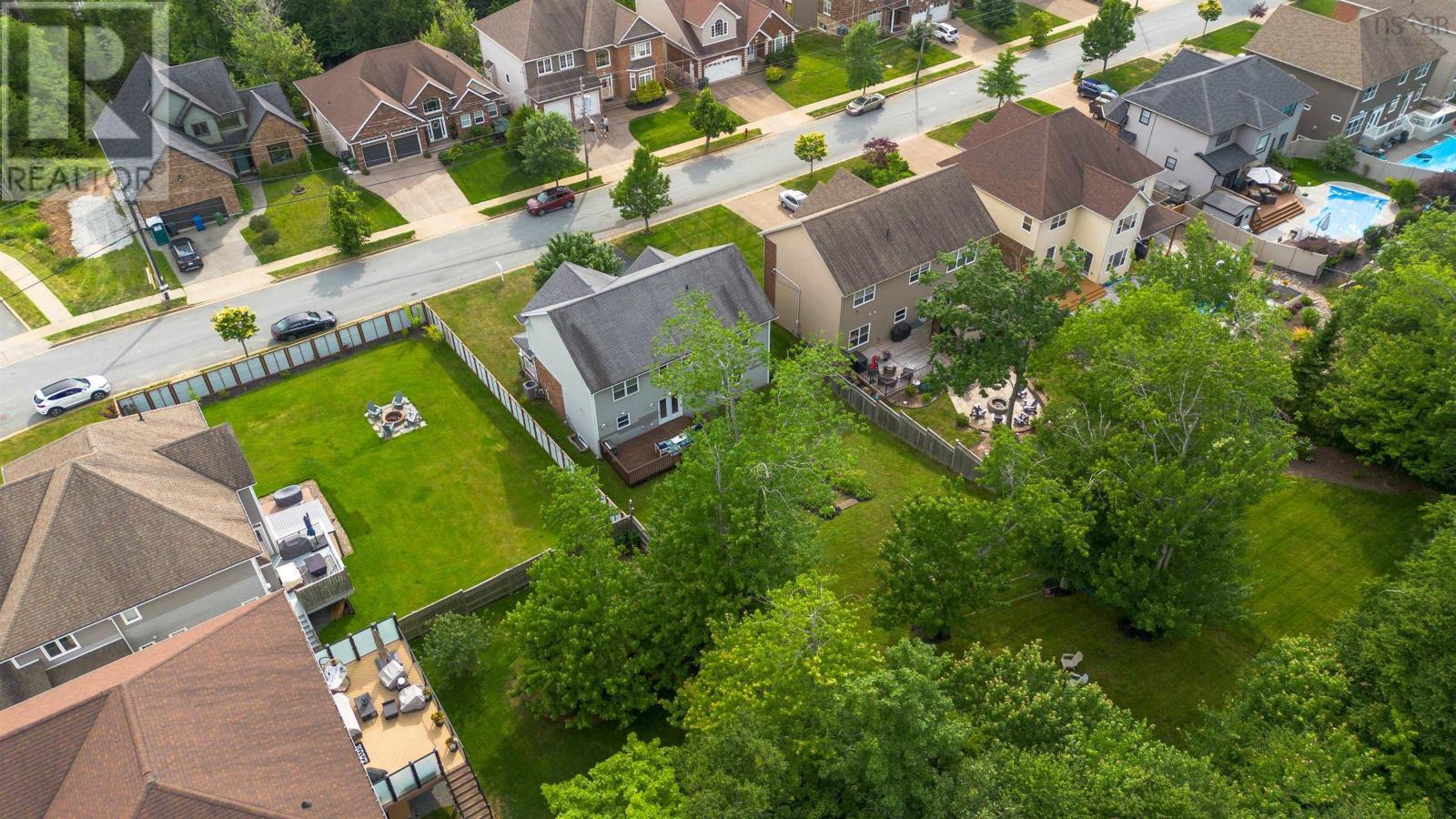 Property 44 of 47 of 76 PEBBLECREEK Crescent