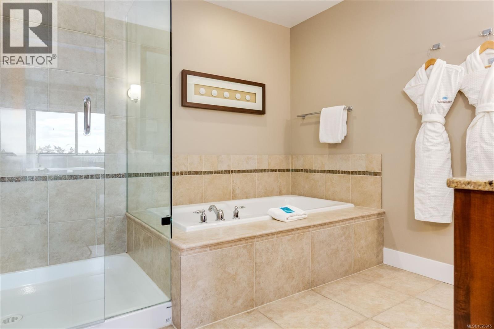 905/906A 181 Beachside Dr, Parksville