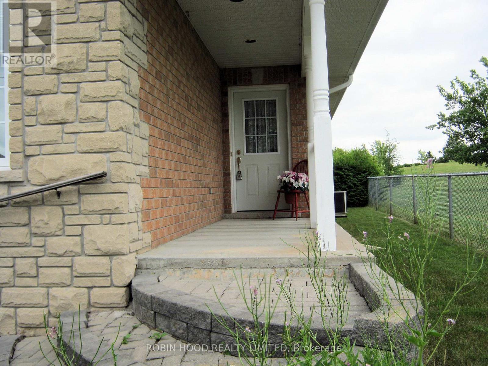 40 DORMER ROAD - Photo 3 of 29, Kawartha Lakes (Lindsay), Ontario