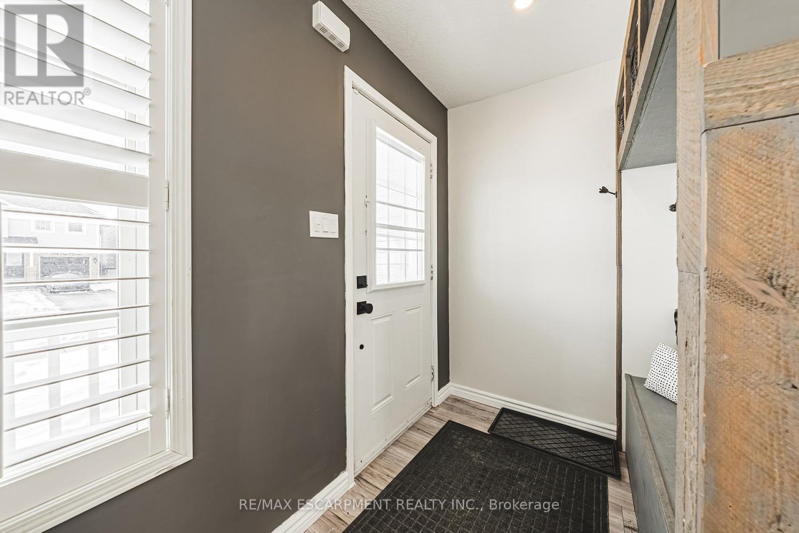 103 POWELL DRIVE - Photo 4 of 48, Hamilton (Binbrook), Ontario