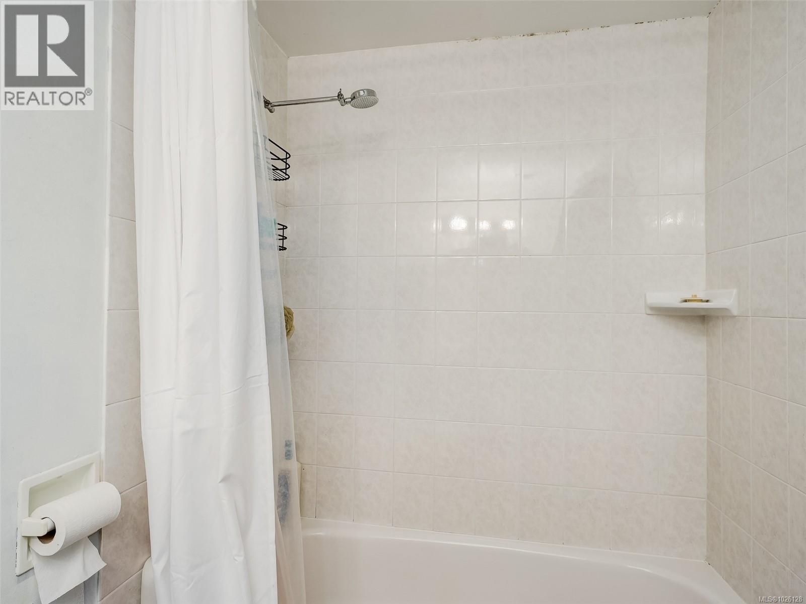 201 1215 Bay Street, Victoria