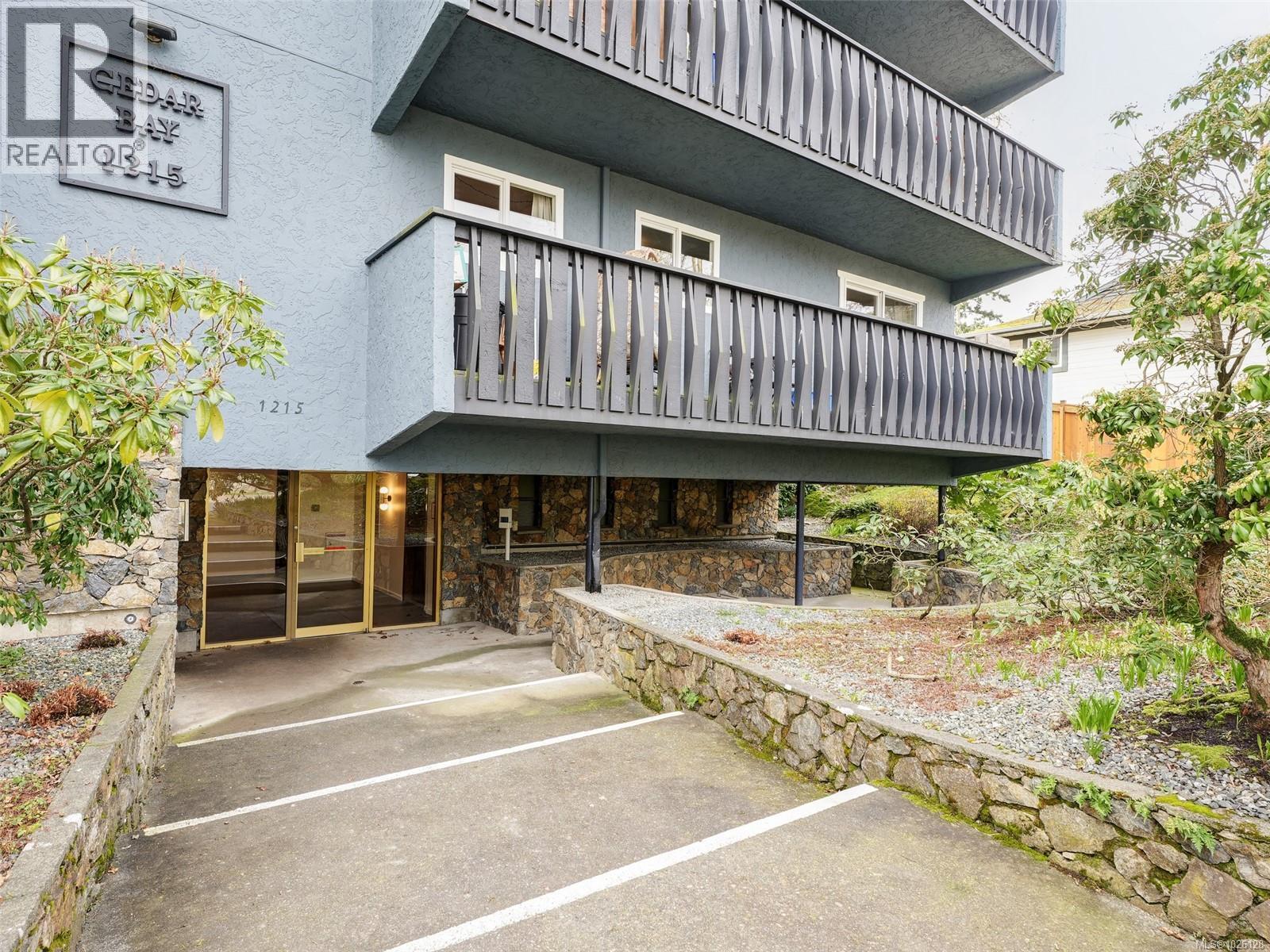 201 1215 Bay Street, Victoria