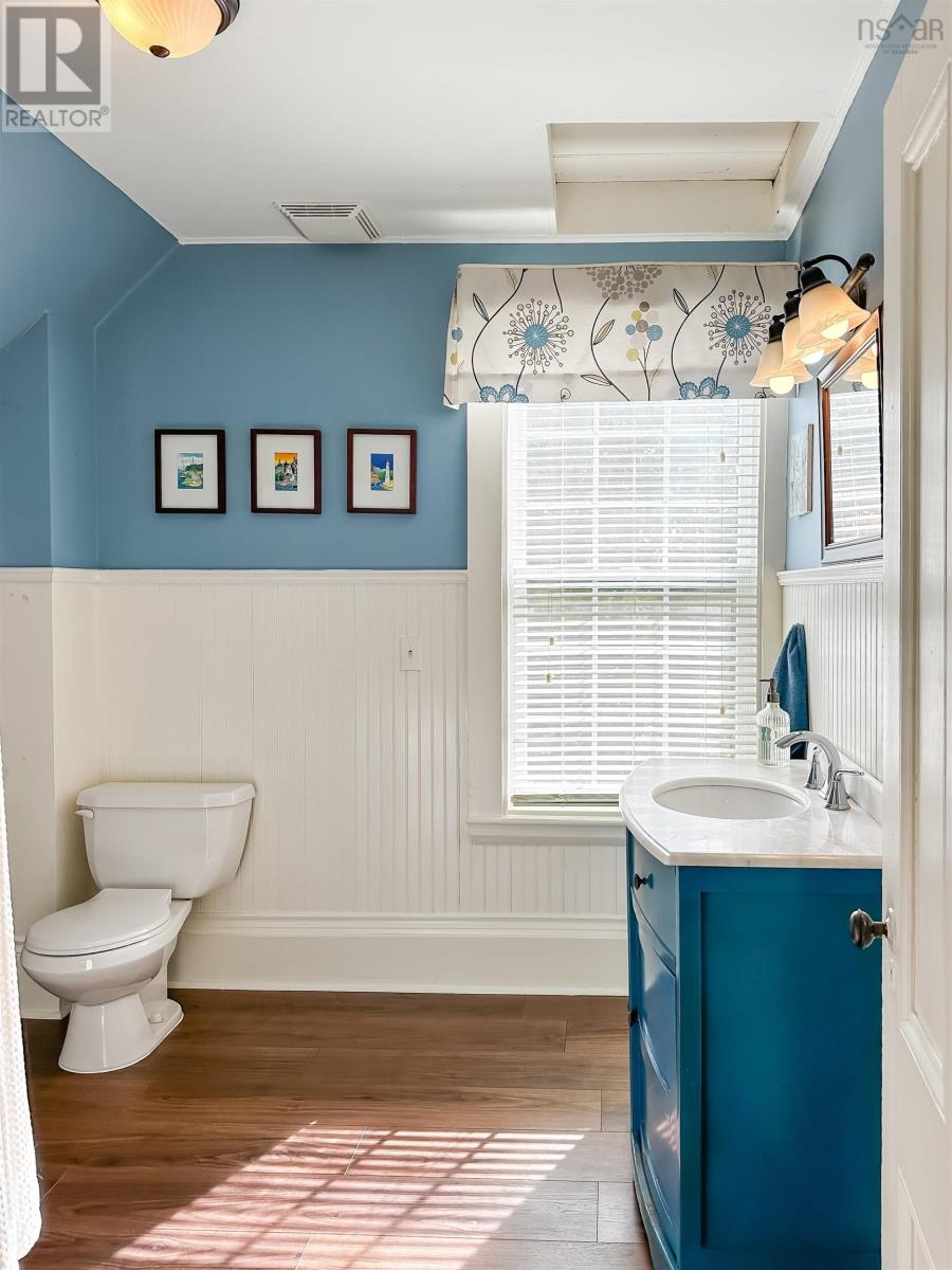 Property 22 of 41 of 9682 Highway 221