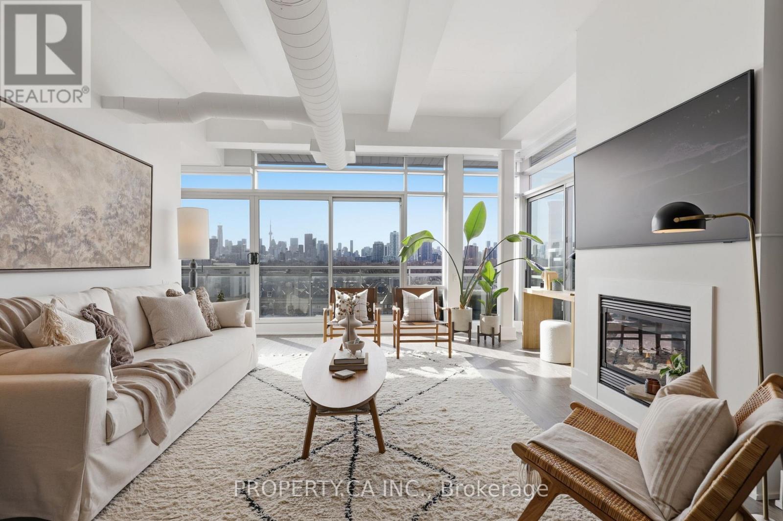 233 Carlaw Avenue 804