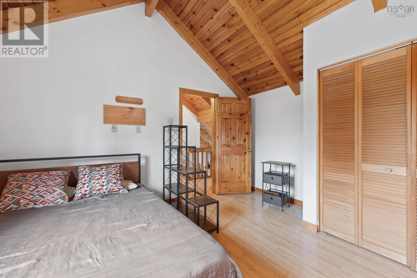 Property 18 of 35 of 10247 Highway 3