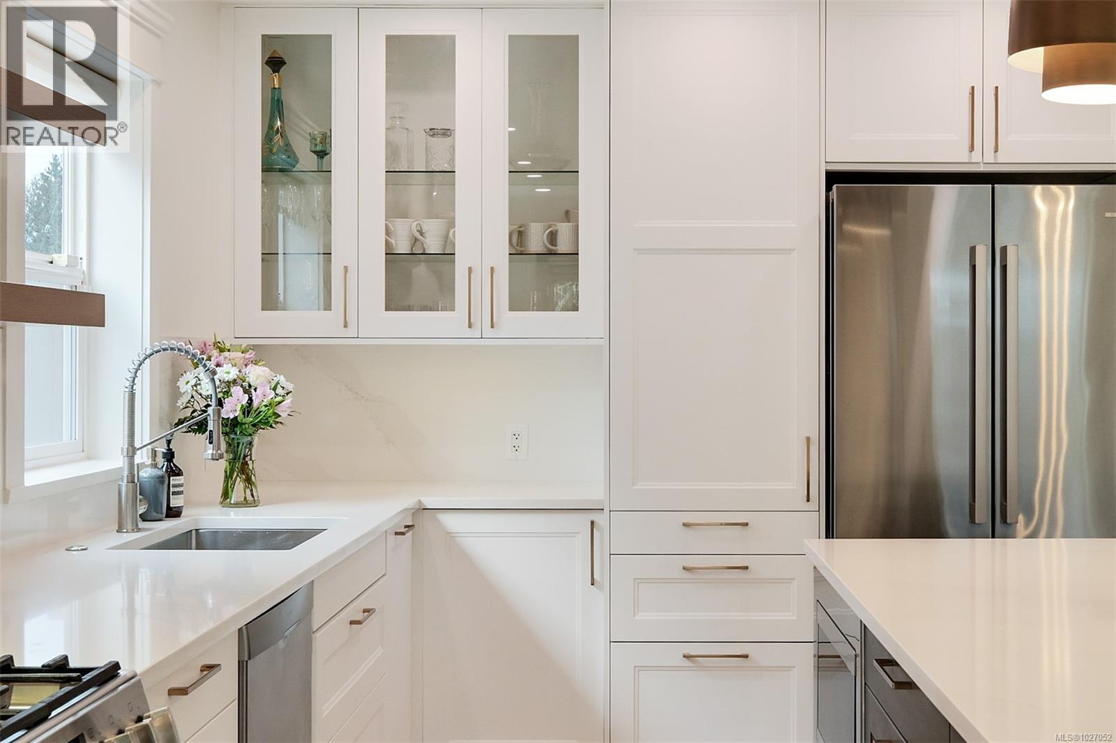 1317 Balmoral Rd - Photo 3 of 76, Victoria, British Columbia