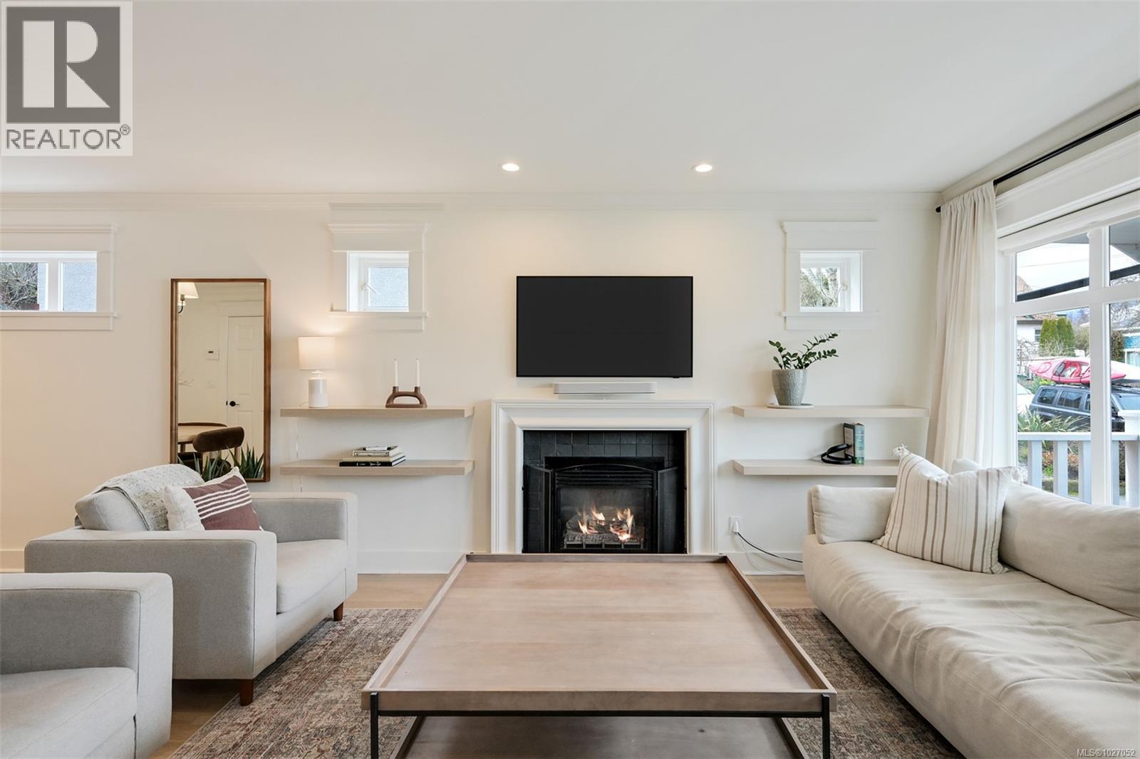 1317 Balmoral Rd - Photo 4 of 76, Victoria, British Columbia