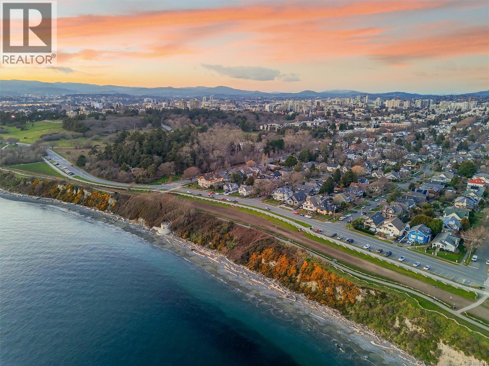  1120 Dallas Road, Victoria