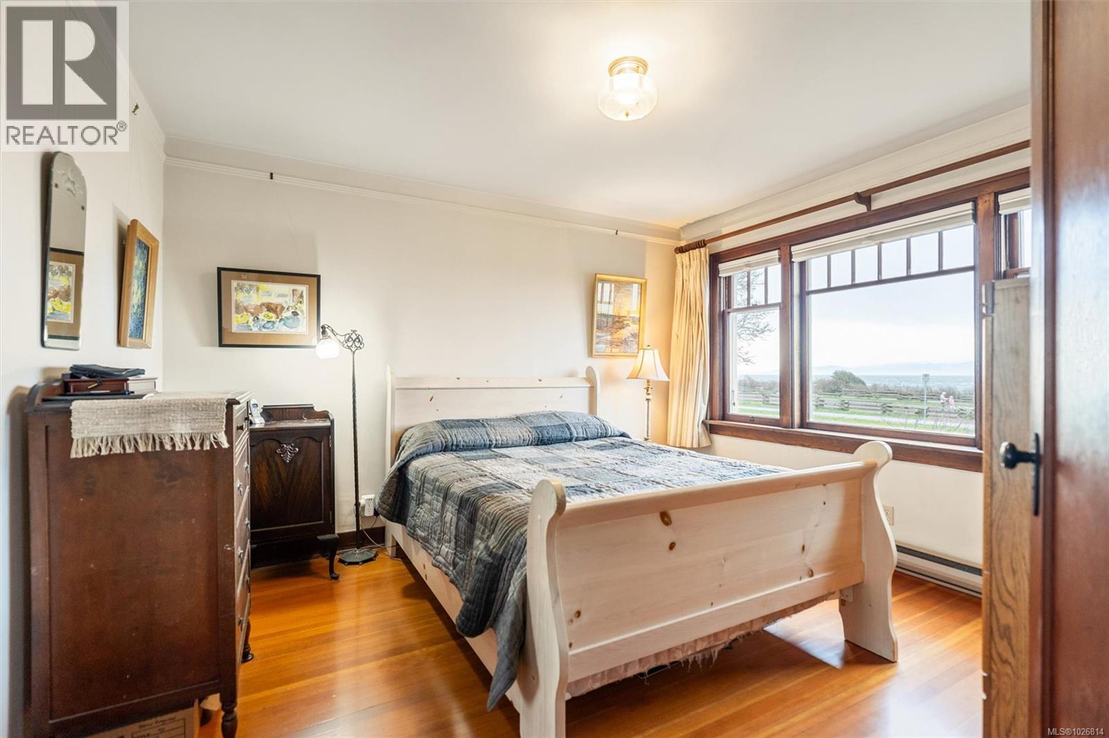  1120 Dallas Road, Victoria