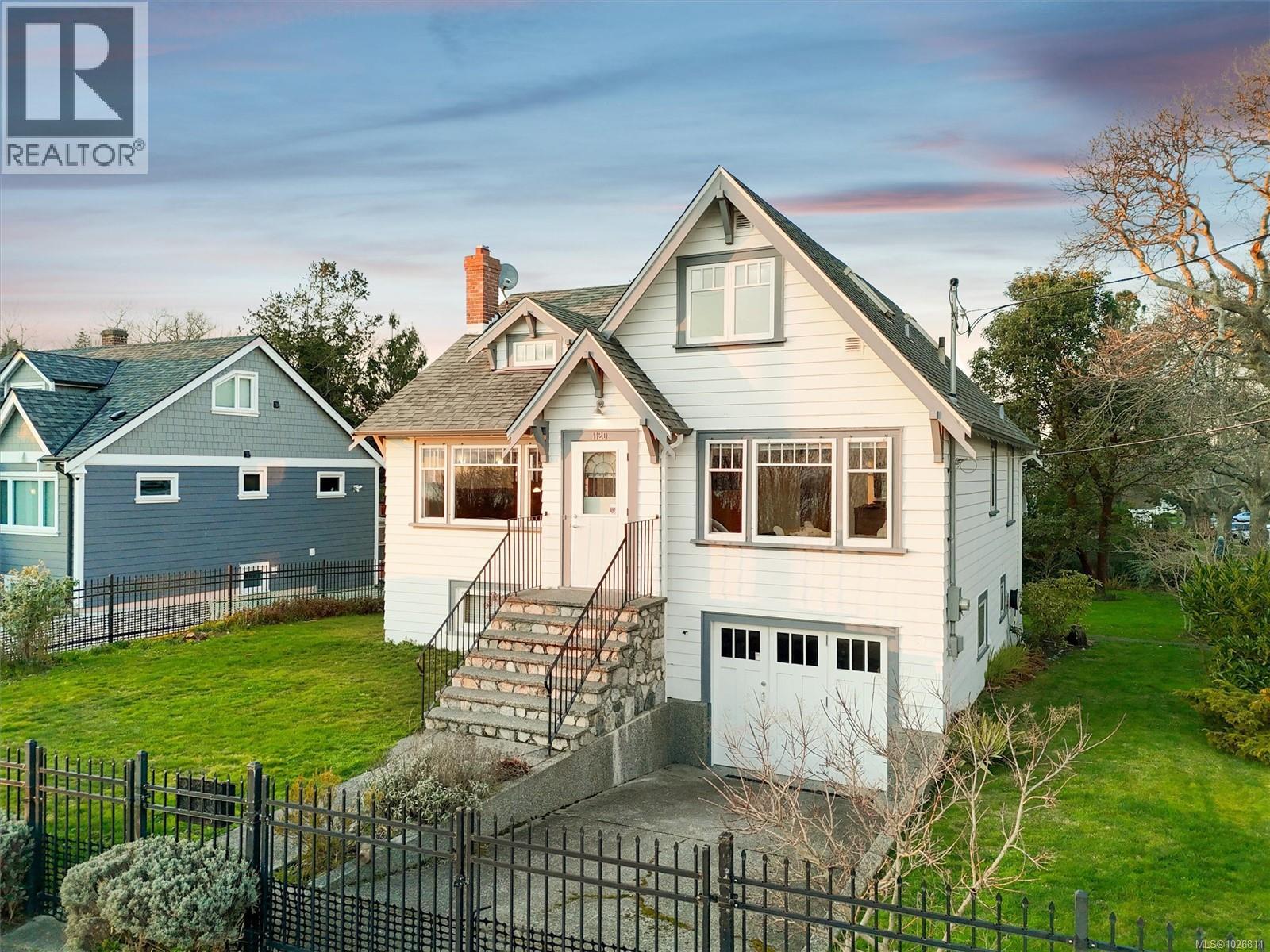  1120 Dallas Road, Victoria