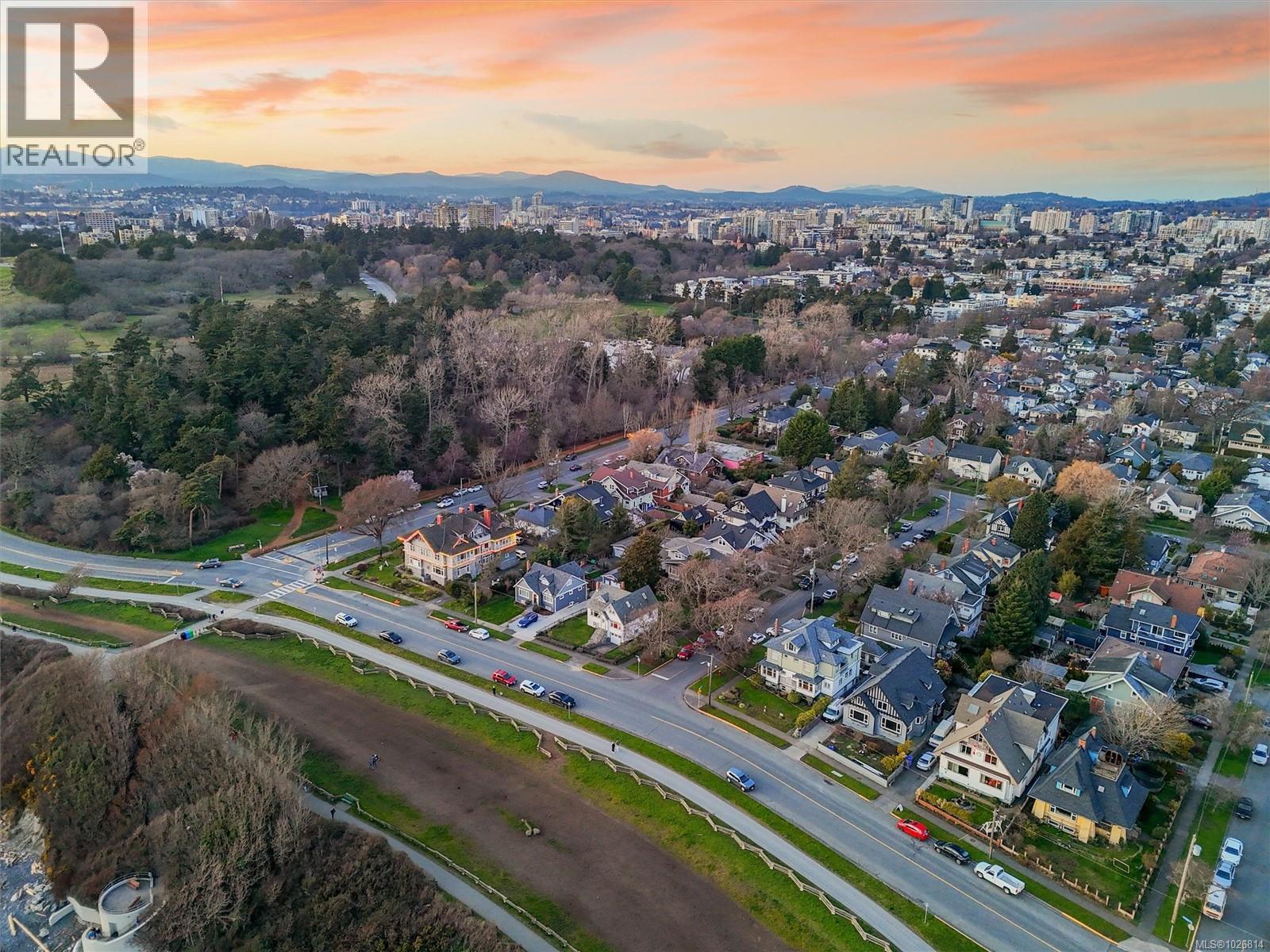  1120 Dallas Road, Victoria