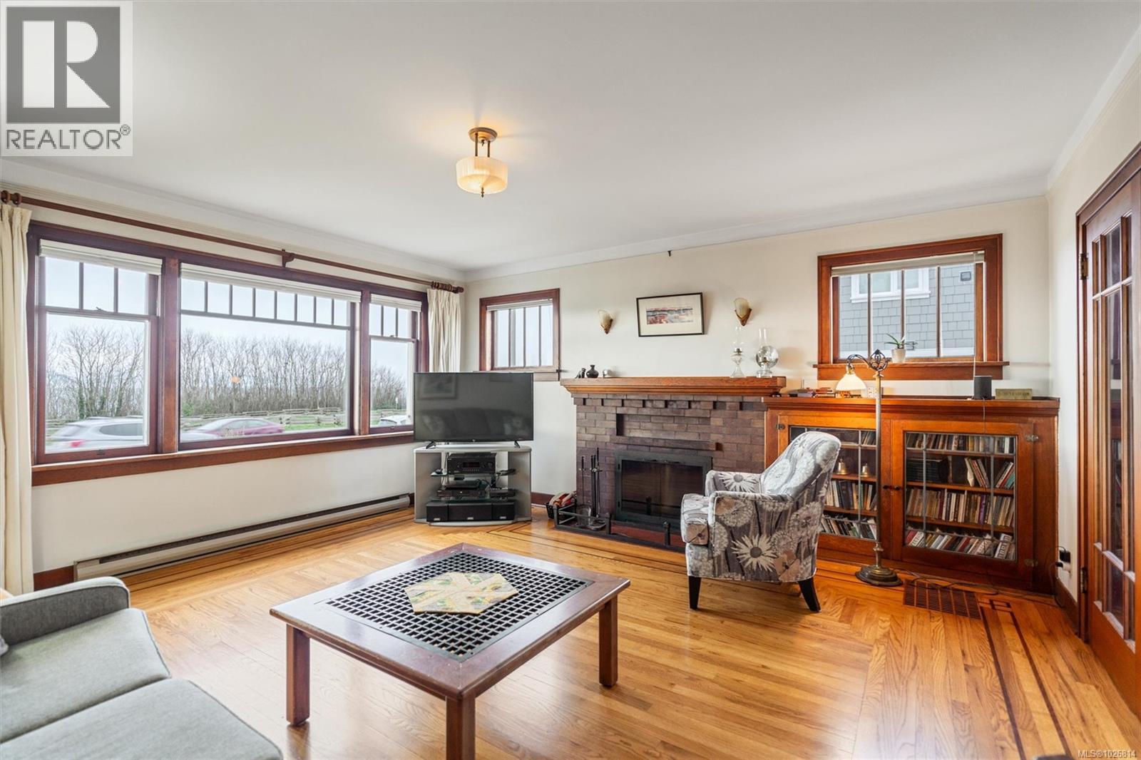  1120 Dallas Road, Victoria