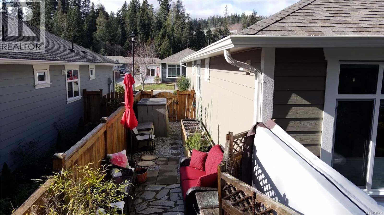 6357 SHAMBROOK DR - 35