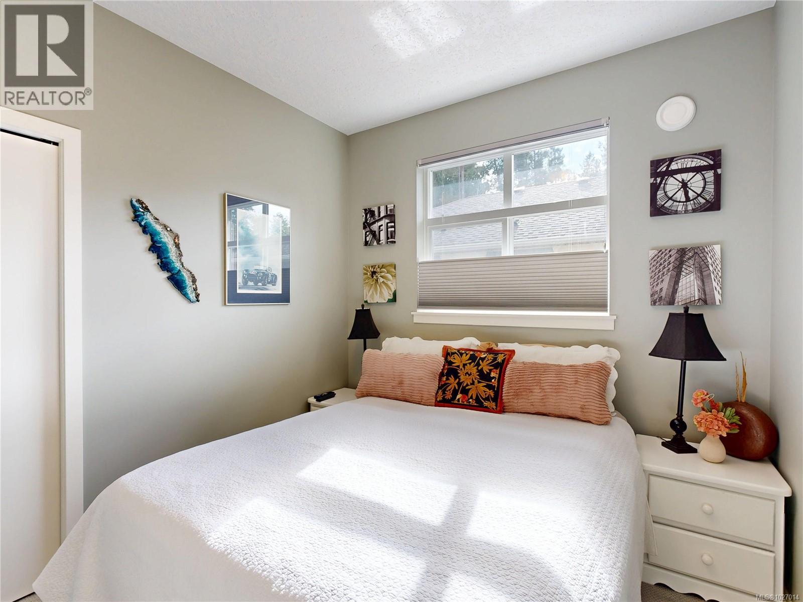 6357 SHAMBROOK DR - 24